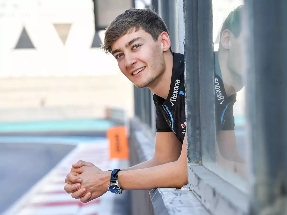 George Russell Foto zur News: George Russell: Reisen für Formel-1-Fahrer mit das Anstrengendste