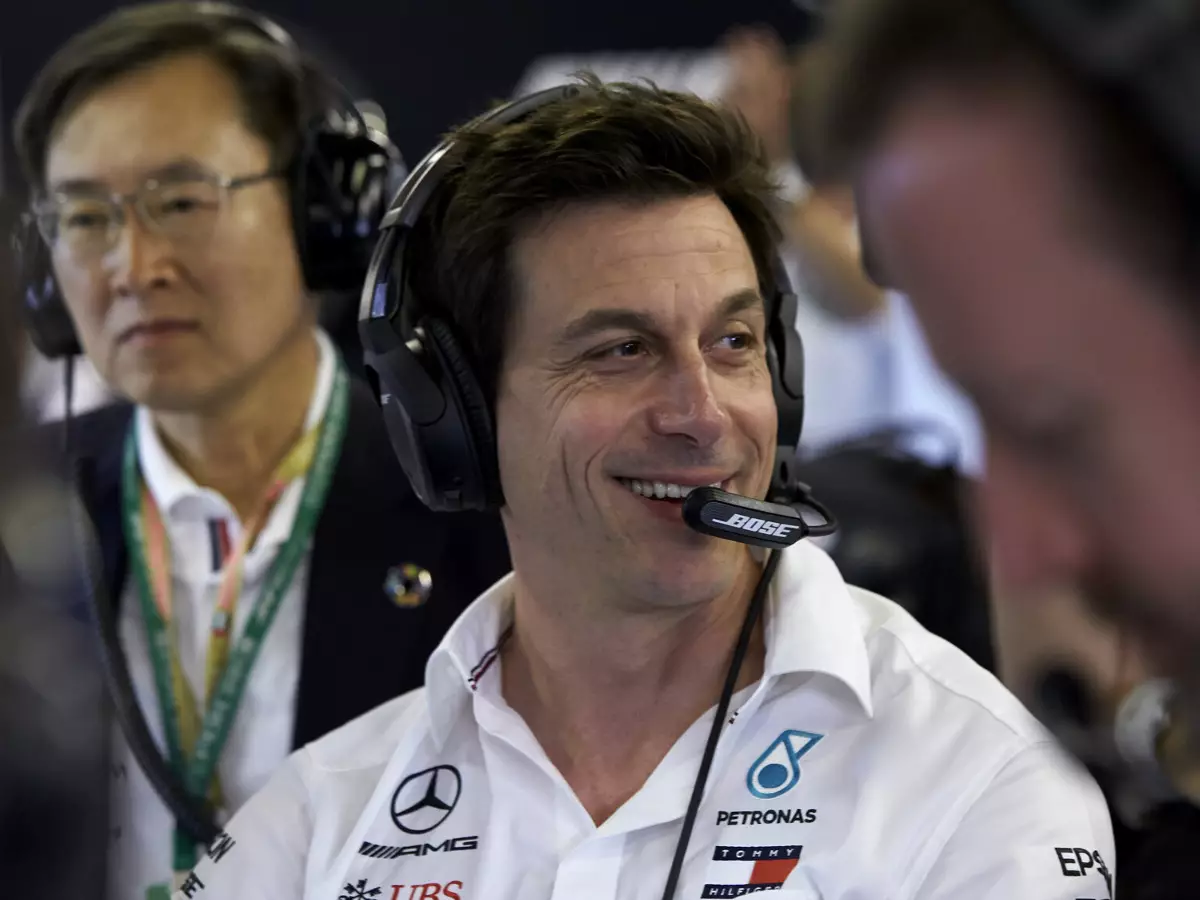 Foto zur News: Toto Wolff: Formel-1-Ausstieg wäre "sicher nicht richtig"