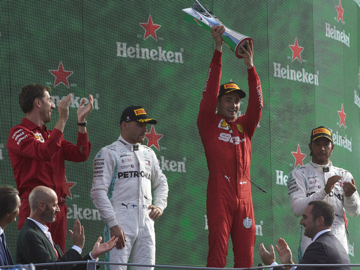 Foto zur News: Heimsieg für Ferrari: Leclerc mit Gänsehaut auf dem Monza-Podium