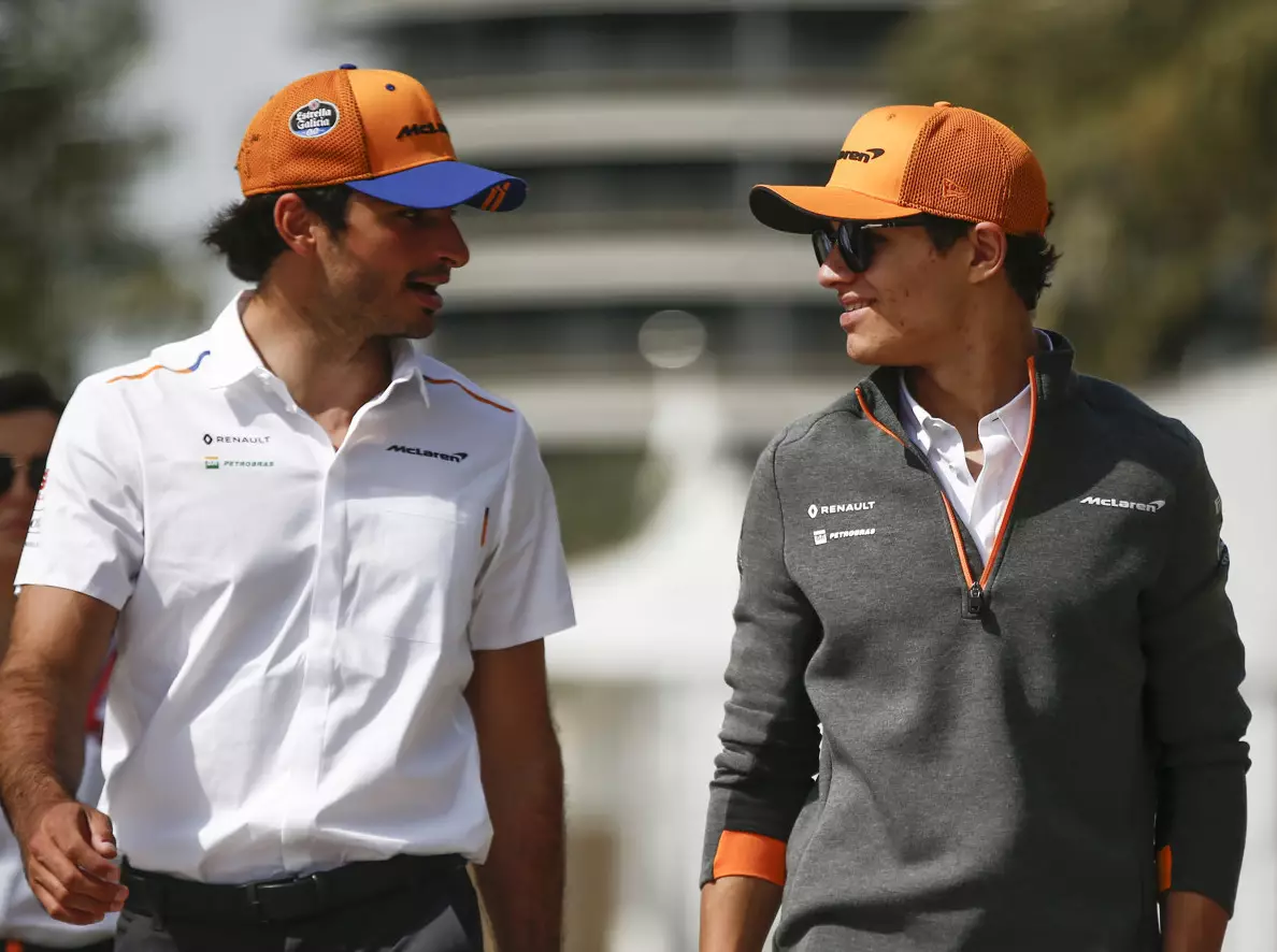 Foto zur News: Lando Norris: Bromance mit Carlos Sainz nicht nur für die Kamera