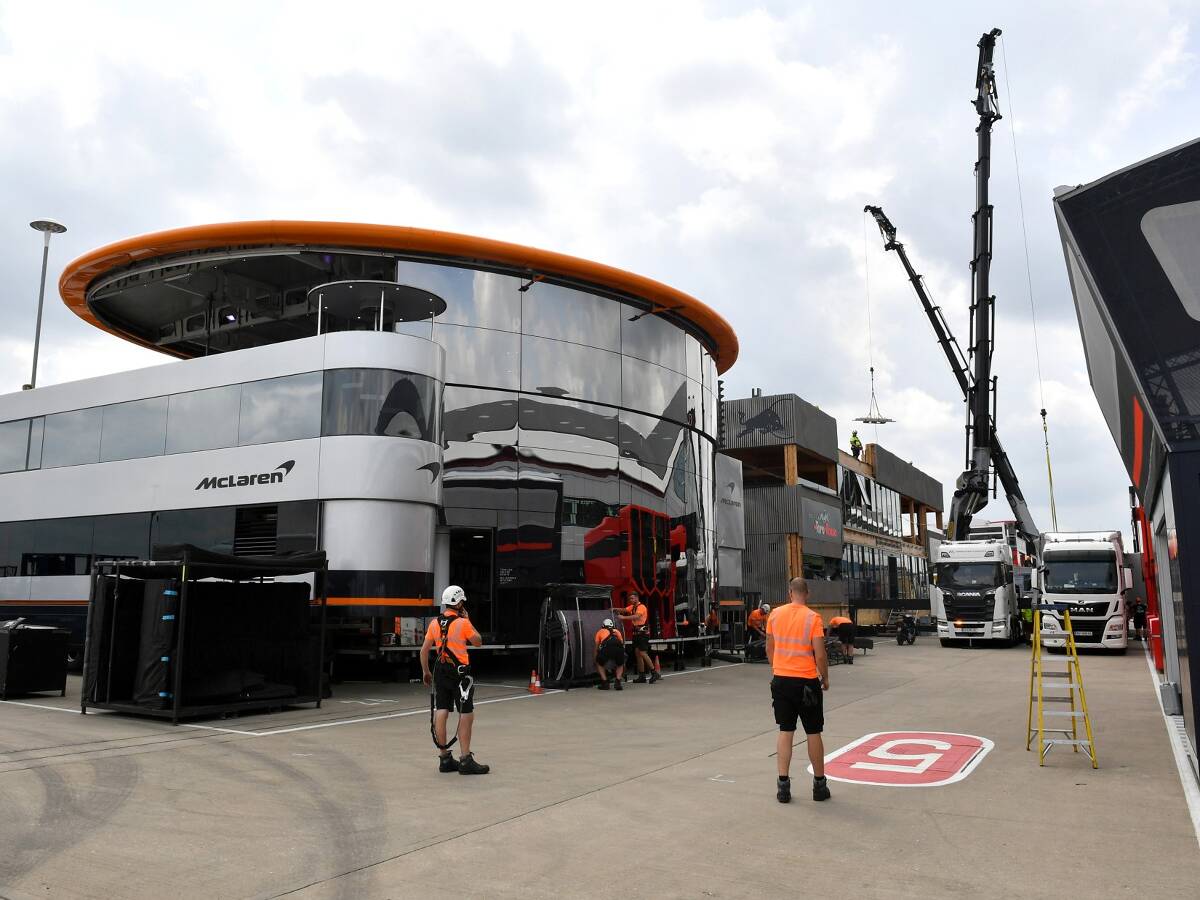 Foto zur News: Wie McLaren ohne eigenes Motorhome klarkommen würde