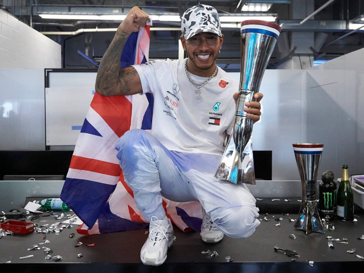 Foto zur News: Emerson Fittipaldi: Lewis Hamilton sollte nochmal Team wechseln