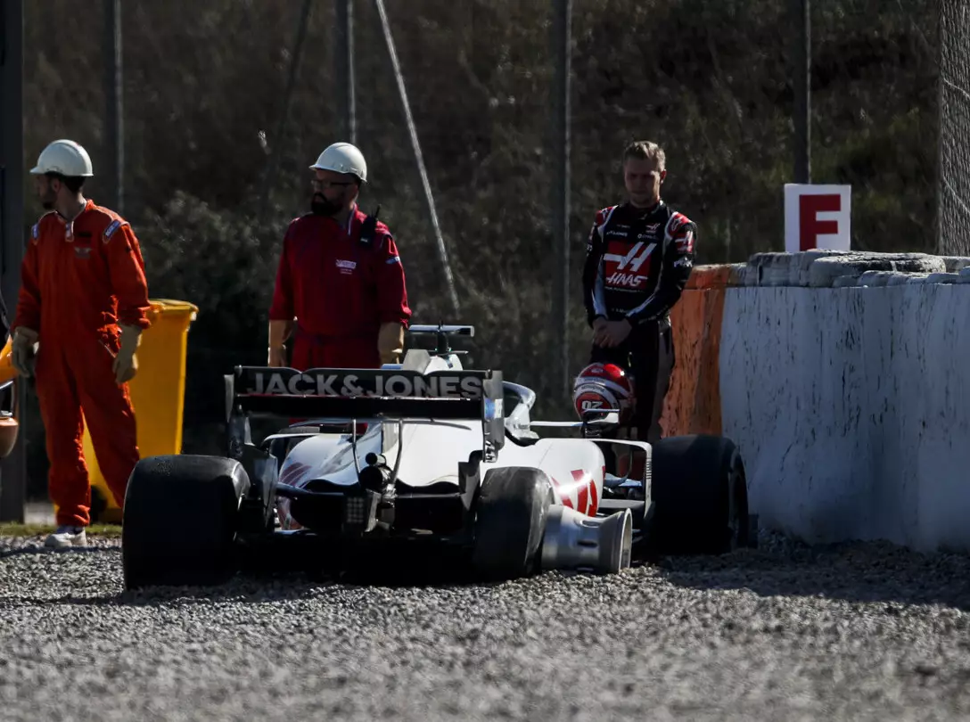 Foto zur News: Haas erklärt: Deswegen ist Kevin Magnussen verunfallt