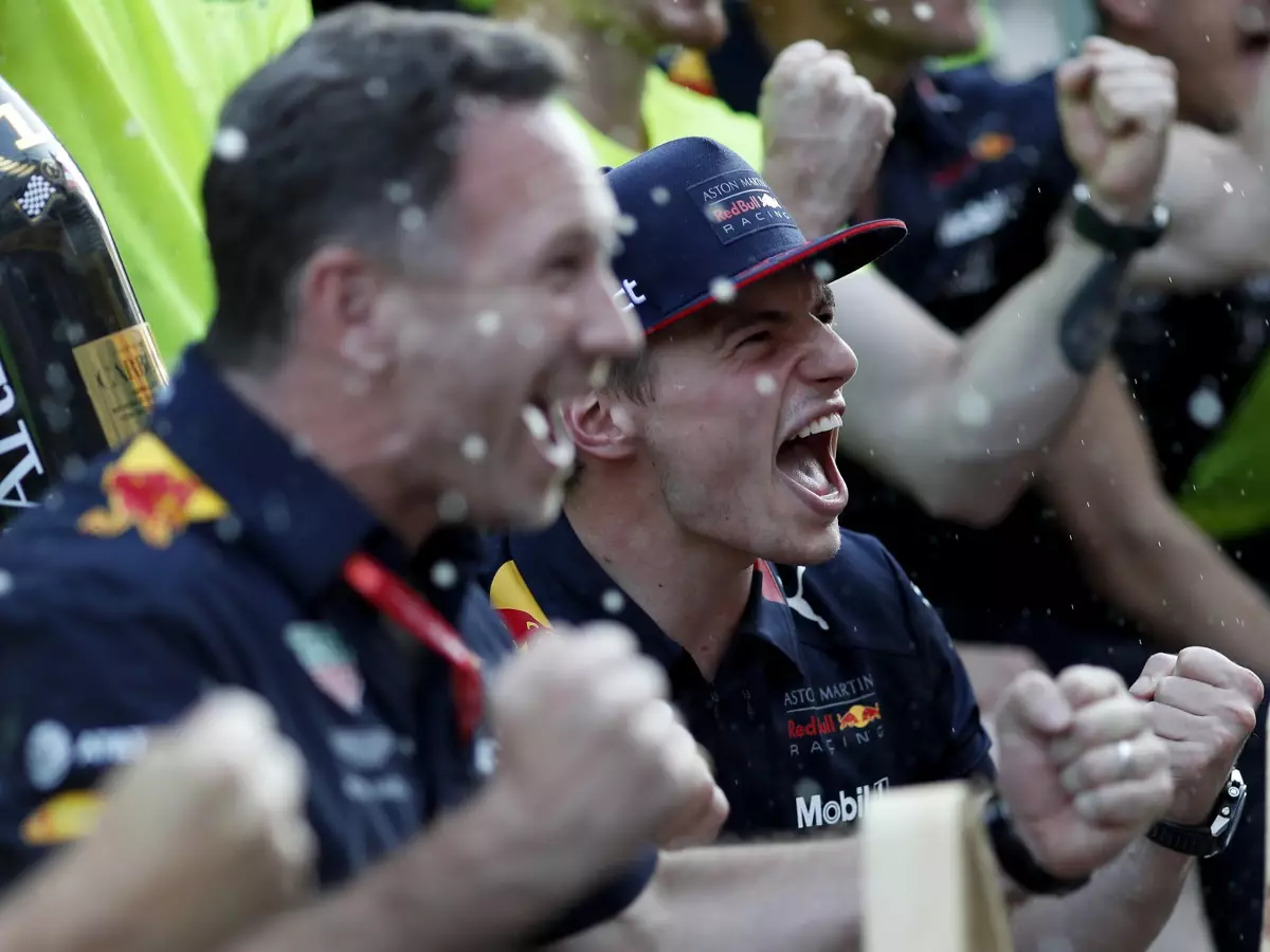 Foto zur News: Max Verstappen über Vertrag bis 2023: Gab keinen Grund für einen Wechsel