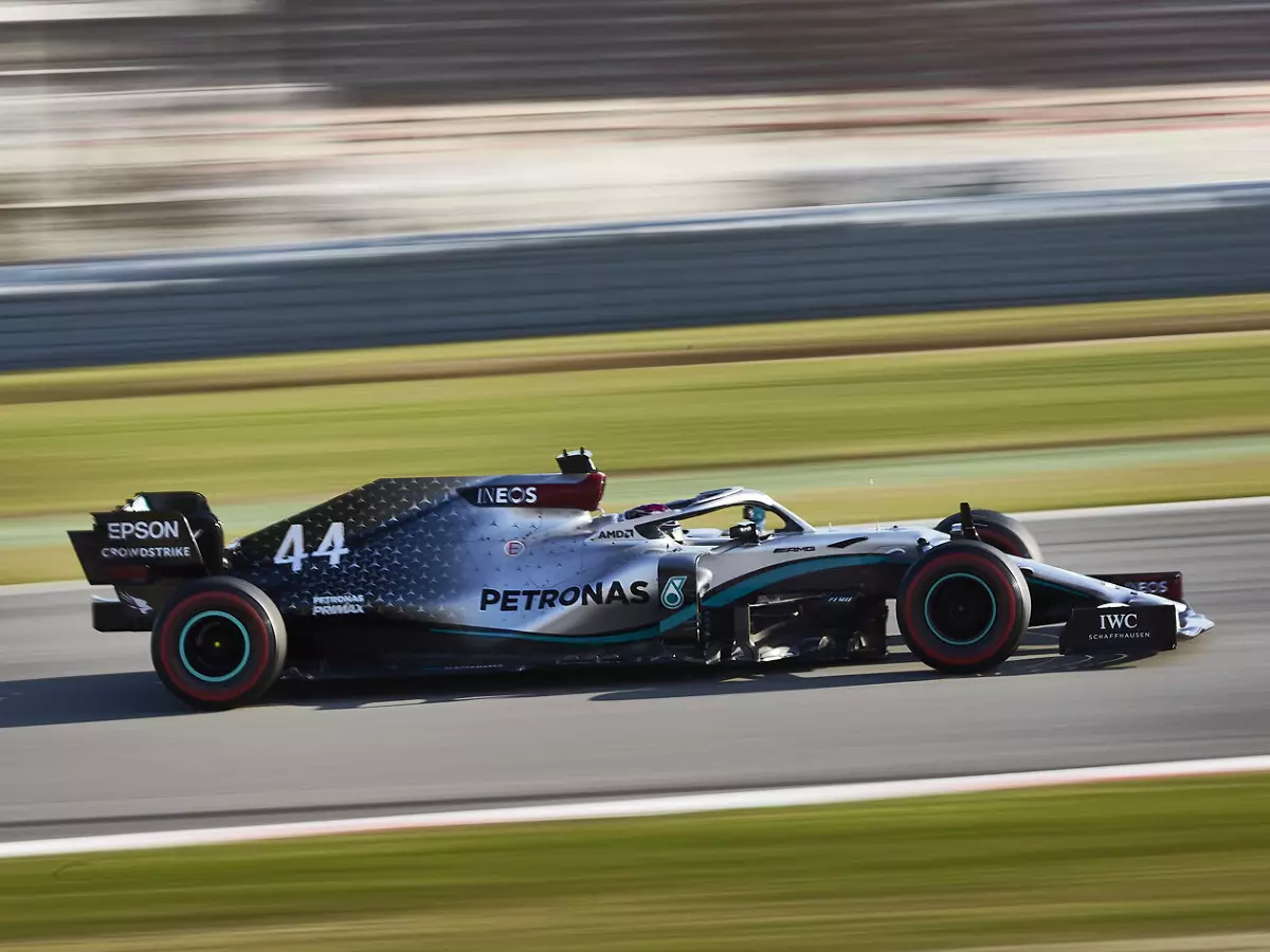 Foto zur News: Hamilton über DAS-System: Mercedes-Ingenieure erweitern ihren Horizont