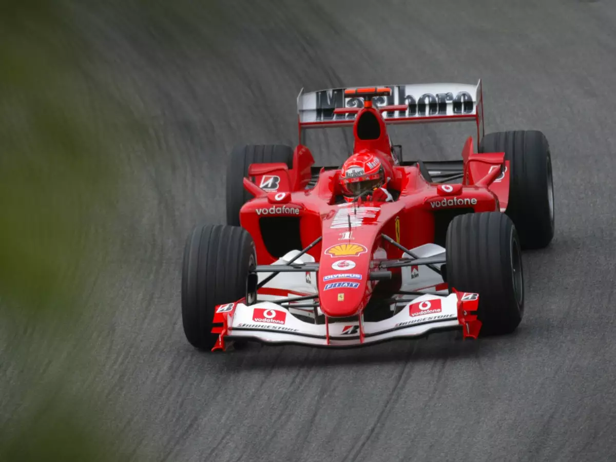 Michael Schumacher Foto zur News: Leclerc träumt von Formel-1-Test in Michael Schumachers Ferrari F2004