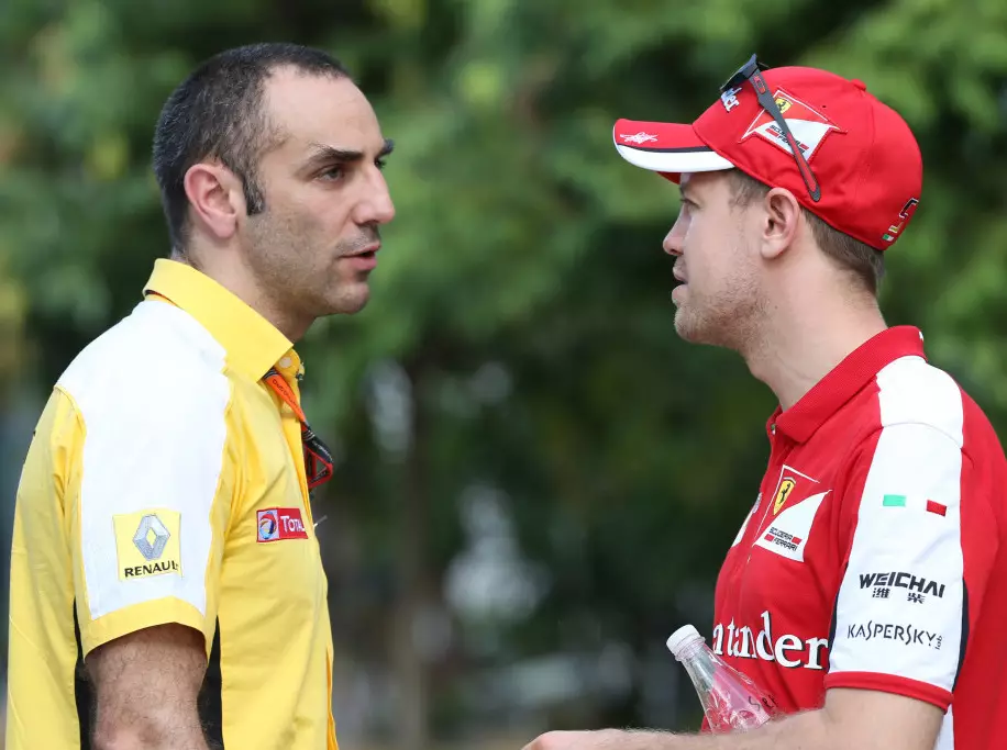 Cyril Abiteboul, Sebastian Vettel Foto zur News: Renault-Fahrer 2021: Lieber Zukunft als Sebastian Vettel