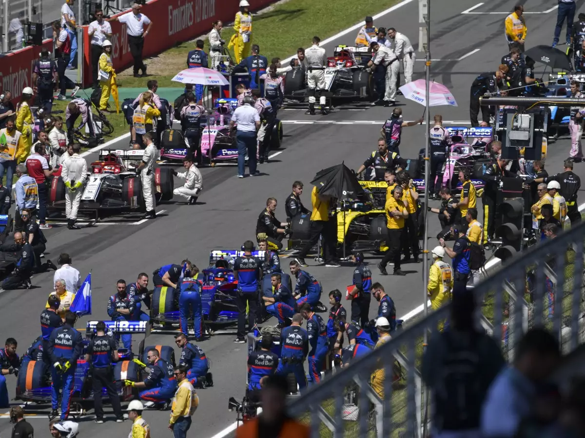 Startaufstellung Foto zur News: Corona-Wirtschaftskrise: Die Auswirkungen auf die Formel-1-Teams