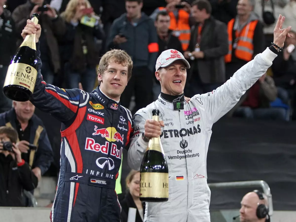 Sebastian Vettel, Michael Schumacher Foto zur News: Di Montezemolo: Schumacher hat sich für Vettel-Wechsel zu Ferrari eingesetzt