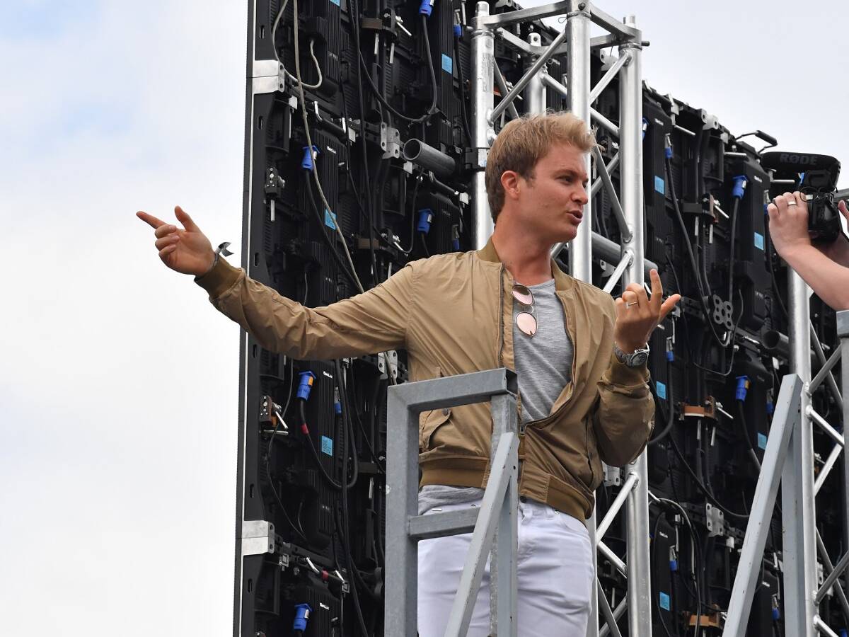 Foto zur News: Nico Rosberg: Fahrer müssen jetzt ihre Nackenmuskeln trainieren