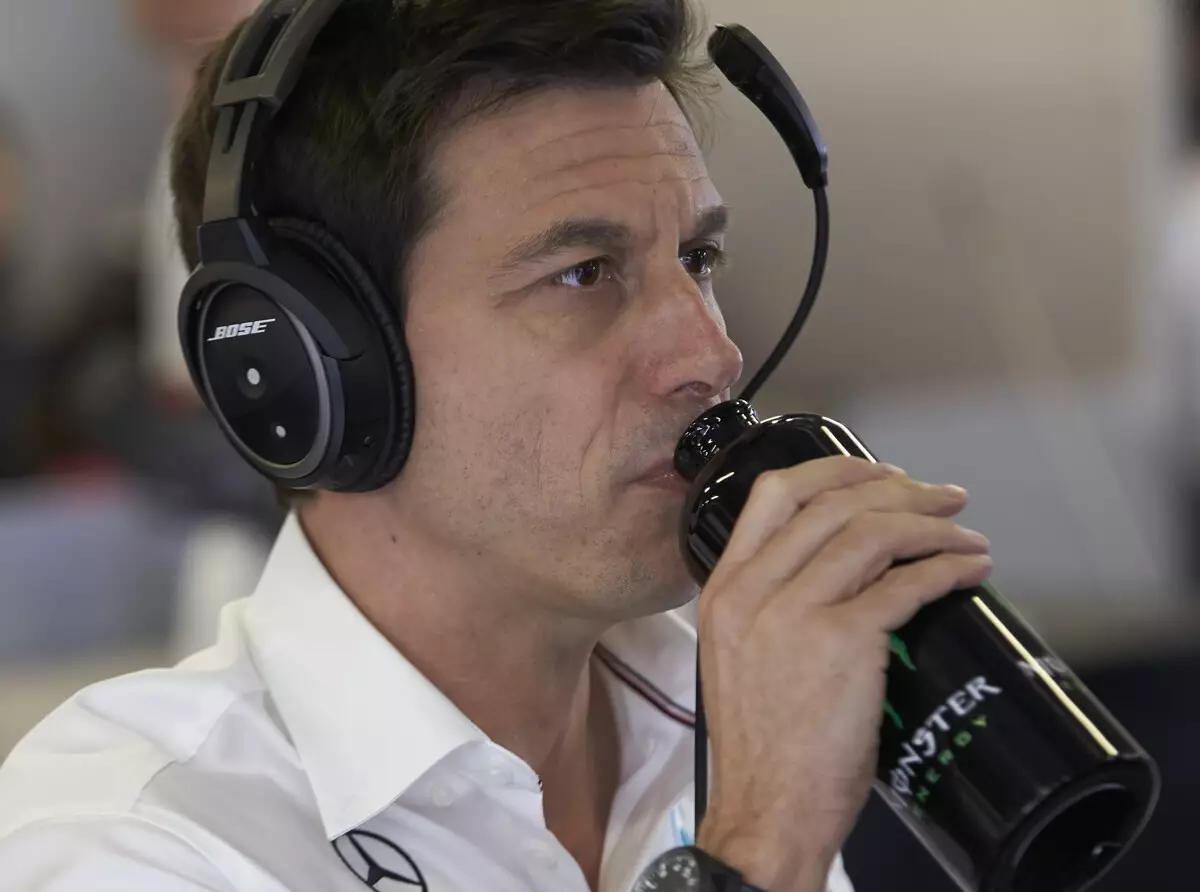 Foto zur News: Toto Wolff dementiert "strategische Beteiligung" bei Aston Martin