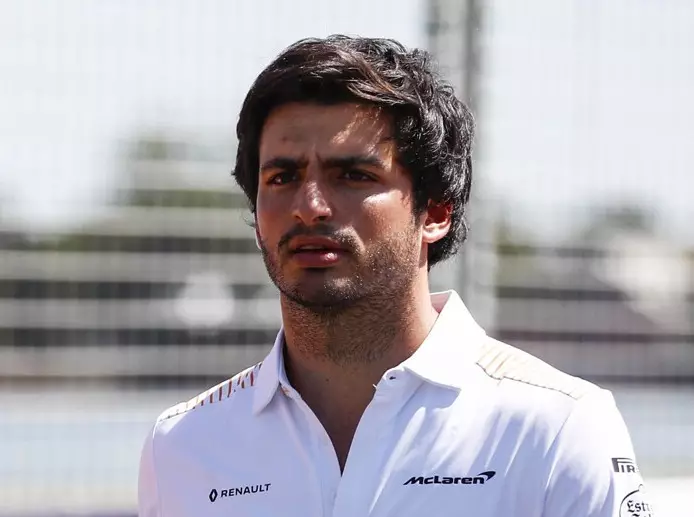 Carlos Sainz Foto zur News: Fitness: Carlos Sainz graut es vor Formel-1-Saisonauftakt in Singapur