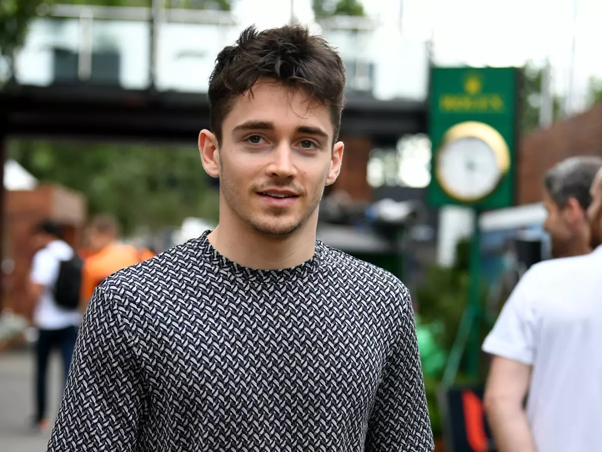 Foto zur News: Corona-Hilfe: Charles Leclerc packt beim Roten Kreuz in Monaco mit an