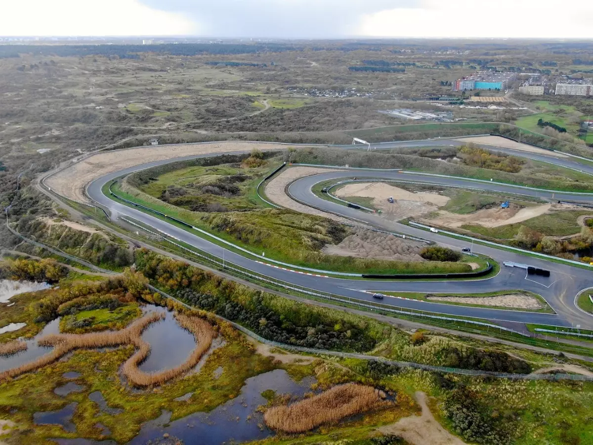 Foto zur News: Zandvoort-Streckenchef bestätigt: Vorerst kein DRS-Einsatz in neuer Steilkurve