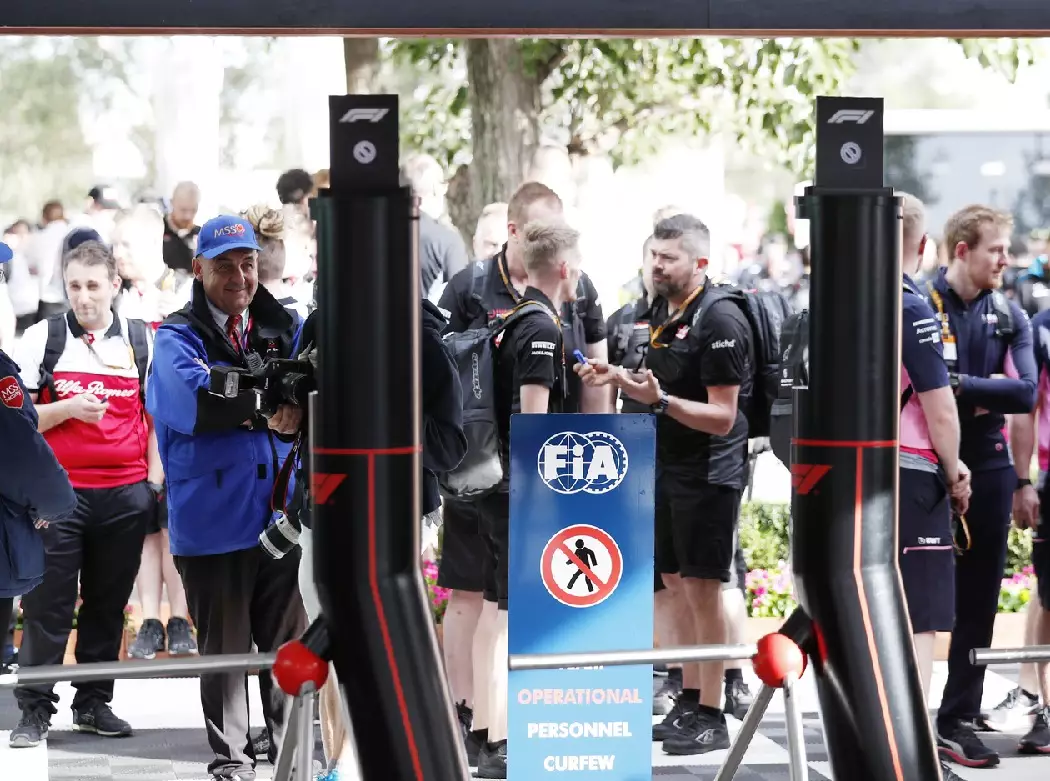 Australien Foto zur News: Formel 1 will im Fahrerlager alle zwei Tage COVID-19-Tests durchführen