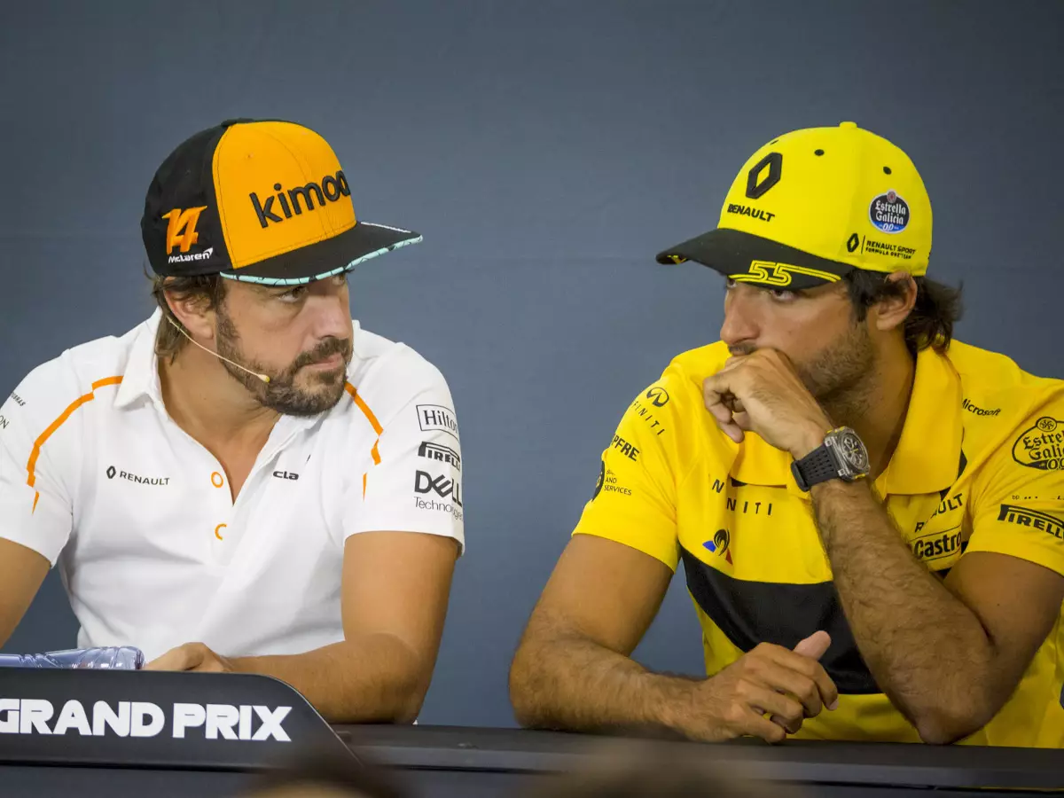 Foto zur News: Vor möglichem Ferrari-Wechsel: Alonso prophezeit Sainz eine "große Zukunft"