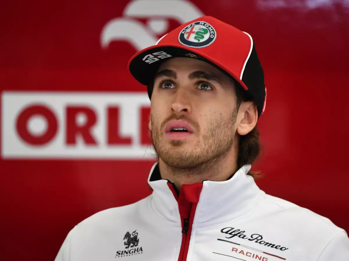 Foto zur News: Binotto: Ferrari-Beförderung käme für Giovinazzi zu früh