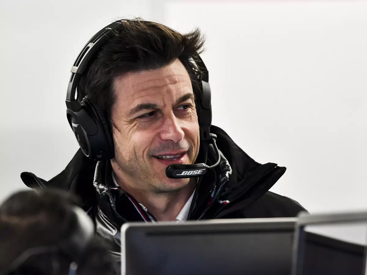 Foto zur News: Toto Wolff über Mercedes-Rolle: "Diskutieren wir gerade"