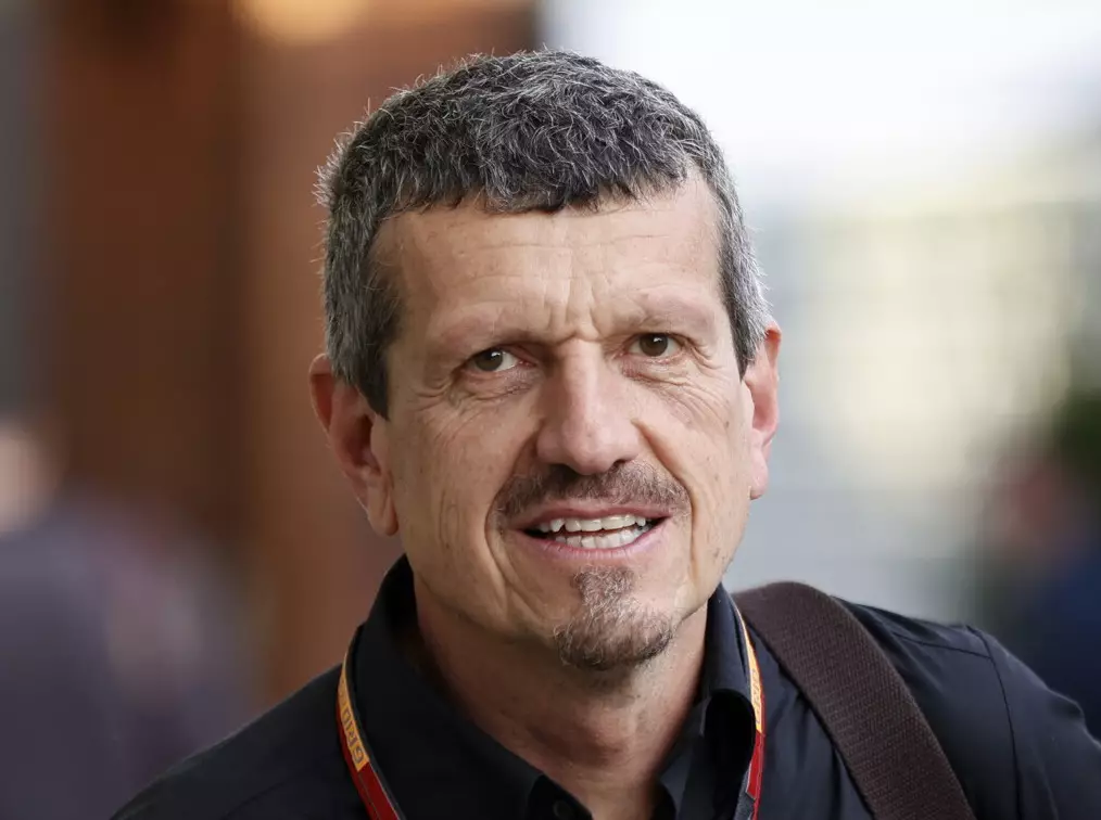 Foto zur News: Günther Steiner: Haas will nicht direkt Rennen gewinnen können, aber ...