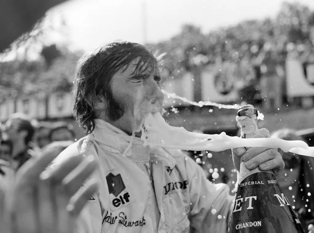 Jackie Stewart Foto zur News: Frankreich 1969: Als Jackie Stewart die Champagner-Dusche "erfand"