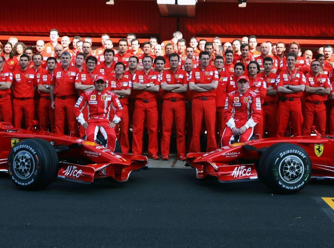 Foto zur News: #1-Fahrer, Teamchef #AND# Co.: Das ist das beste F1-Team aller Zeiten!