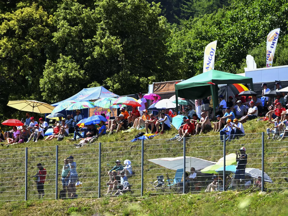 Foto zur News: Vor F1-Auftakt 2020 in Spielberg: COVID-19-Zahlen in Österreich steigen