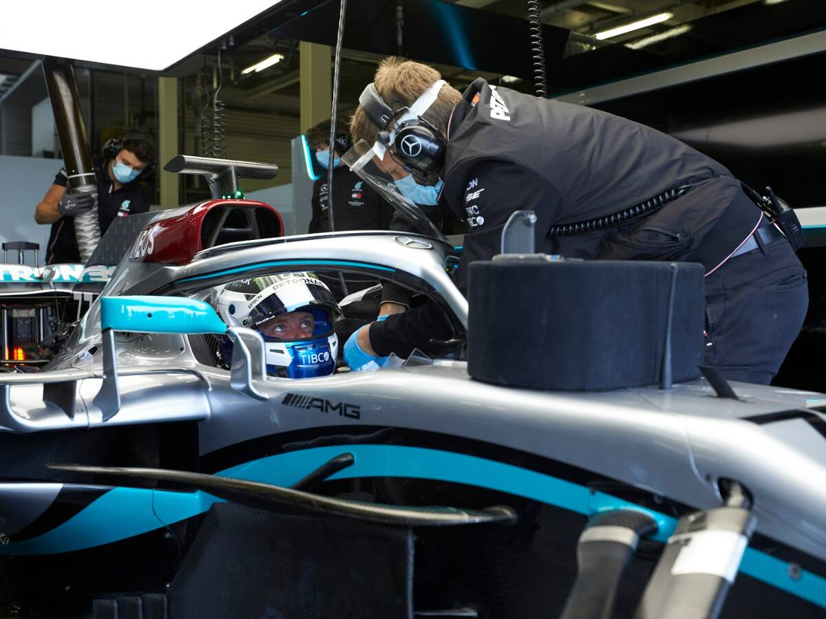 Foto zur News: Mercedes in Silverstone: Erster Formel-1-Test unter Corona-Bedingungen