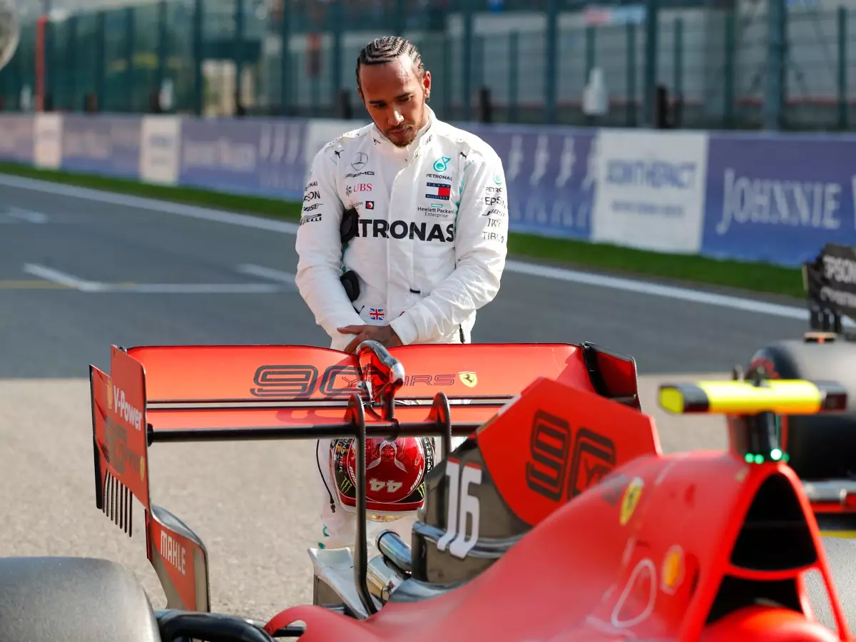 Lewis Hamilton, Charles Leclerc Foto zur News: Nigel Mansell: Warum Lewis Hamilton nicht zu Ferrari wechseln sollte