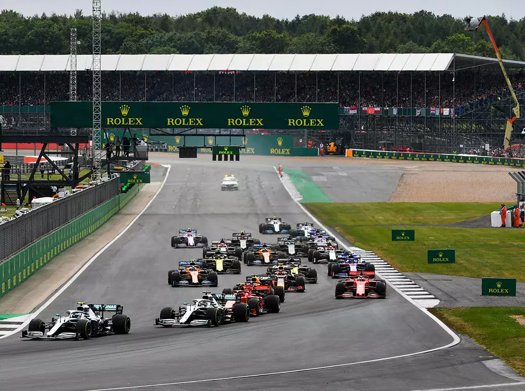 Start zum GP Großbritannien 2019 in Silverstone Foto zur News: Downloads zum Renn-Comeback: Mit Motorsport Tickets wieder auf Kurs