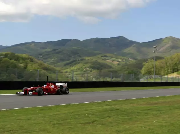 Fernando Alonso, Ferrari, in Mugello Foto zur News: Bürgermeister von Florenz plant schon mit Formel-1-Grand-Prix in Mugello