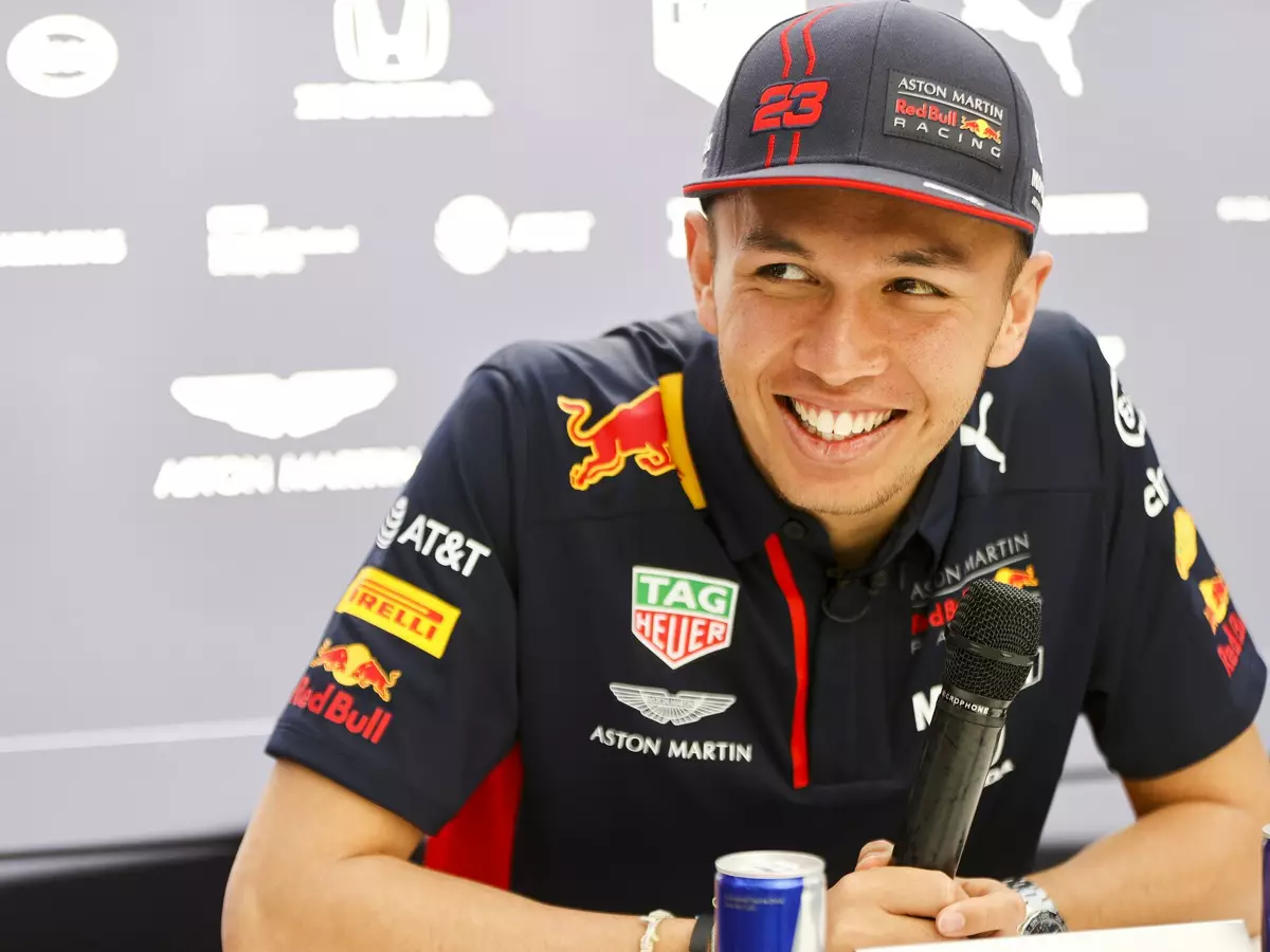 Foto zur News: Alexander Albon: Corona hat F1-Stars näher zu den Fans gebracht