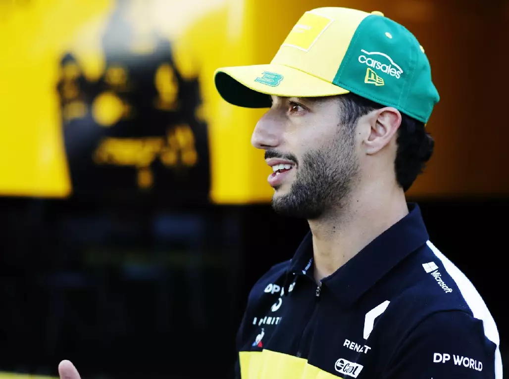 Daniel Ricciardo Foto zur News: Daniel Ricciardo: F1-Saison mit zehn Rennen wäre "legitim"