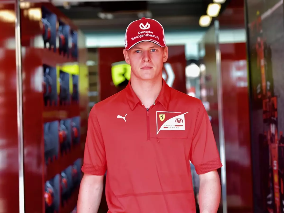 Mick Schumacher Foto zur News: Was der Wechsel von Sainz für die F1-Junioren von Ferrari bedeutet