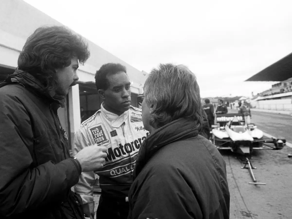 Willy Ribbs mit Gordon Murray und Herbie Blash bei Brabham Foto zur News: Wie Bernie Ecclestone den ersten Schwarzen in die Formel 1 gebracht hat