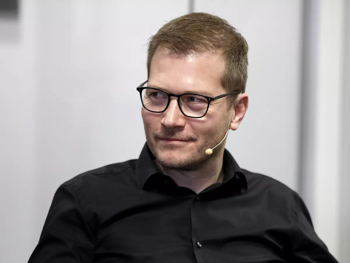 Andreas Seidl Foto zur News: McLaren: Motorwechsel auf Mercedes wird "Operation an offenem Herzen"