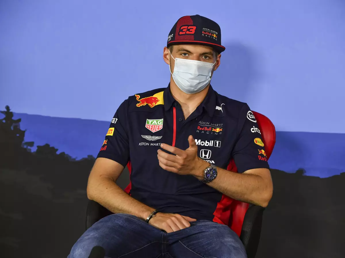 Max Verstappen Foto zur News: Max Verstappen: Solange ich Internet habe, ist alles gut