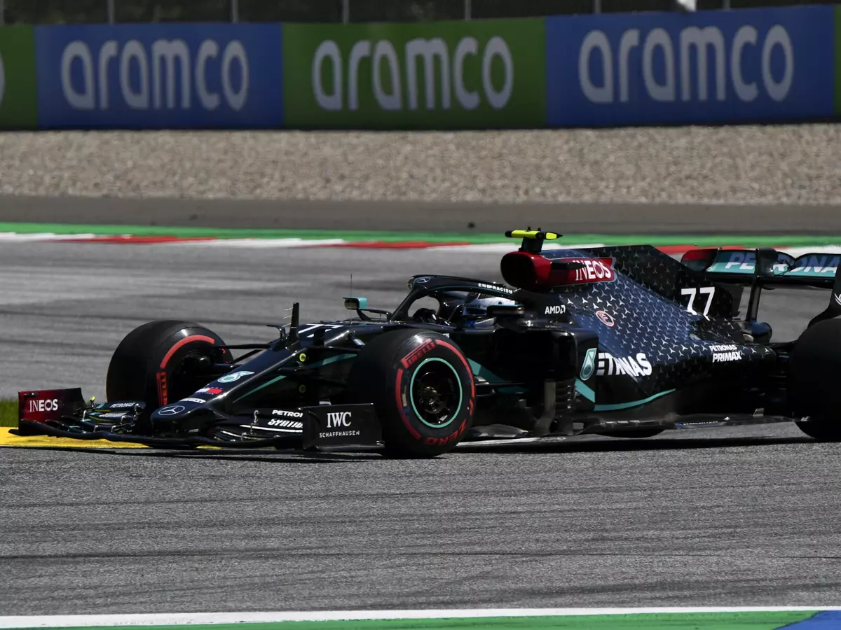 Valtteri Bottas Foto zur News: Mercedes: Schwarze F1-Lackierung hat "keinen Effekt" auf die Kühlung