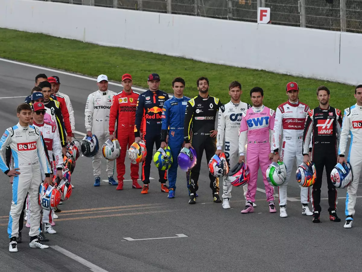 Starterfeld Foto zur News: Mark Webber über Zukunft der F1: "Wir brauchen Gladiatoren"
