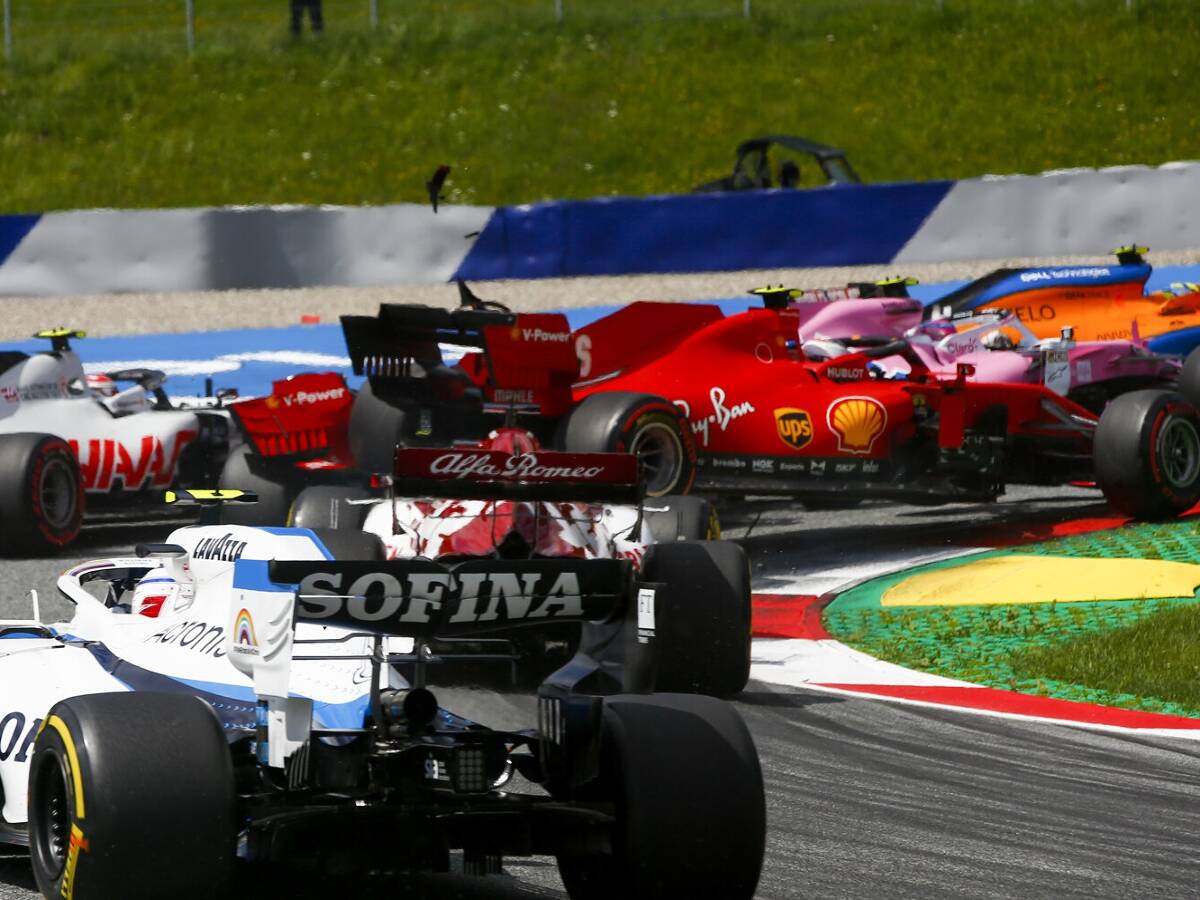 Foto zur News: Leclerc nimmt Schuld für Ferrari-Crash auf sich: "War ein Arschloch!"