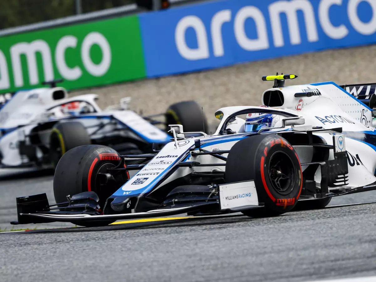 Nicholas Latifi, George Russell Foto zur News: Claire Williams: George Russell "in die Rolle des Leaders hineingewachsen"