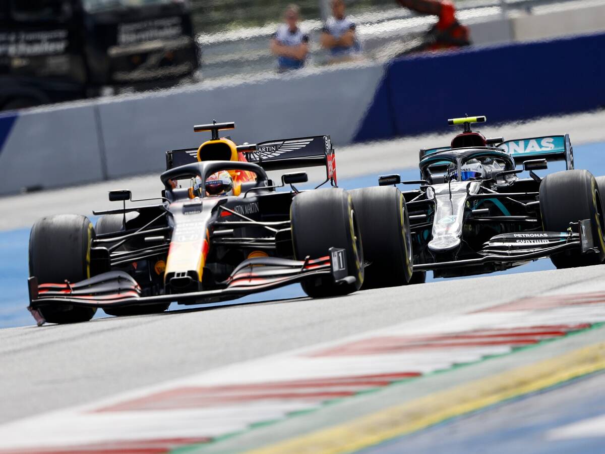 Foto zur News: Gerhard Berger: Red Bull fehlen "drei Zehntel" auf Mercedes
