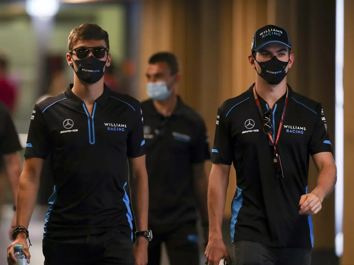 George Russell, Nicholas Latifi Foto zur News: Freigabe verweigert: Warum George Russell auch 2021 bei Williams fährt