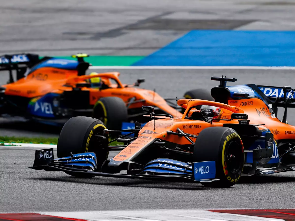Carlos Sainz, Lando Norris Foto zur News: McLaren-Fahrer: Rechnen nicht mit permanenten Top-5-Ergebnissen