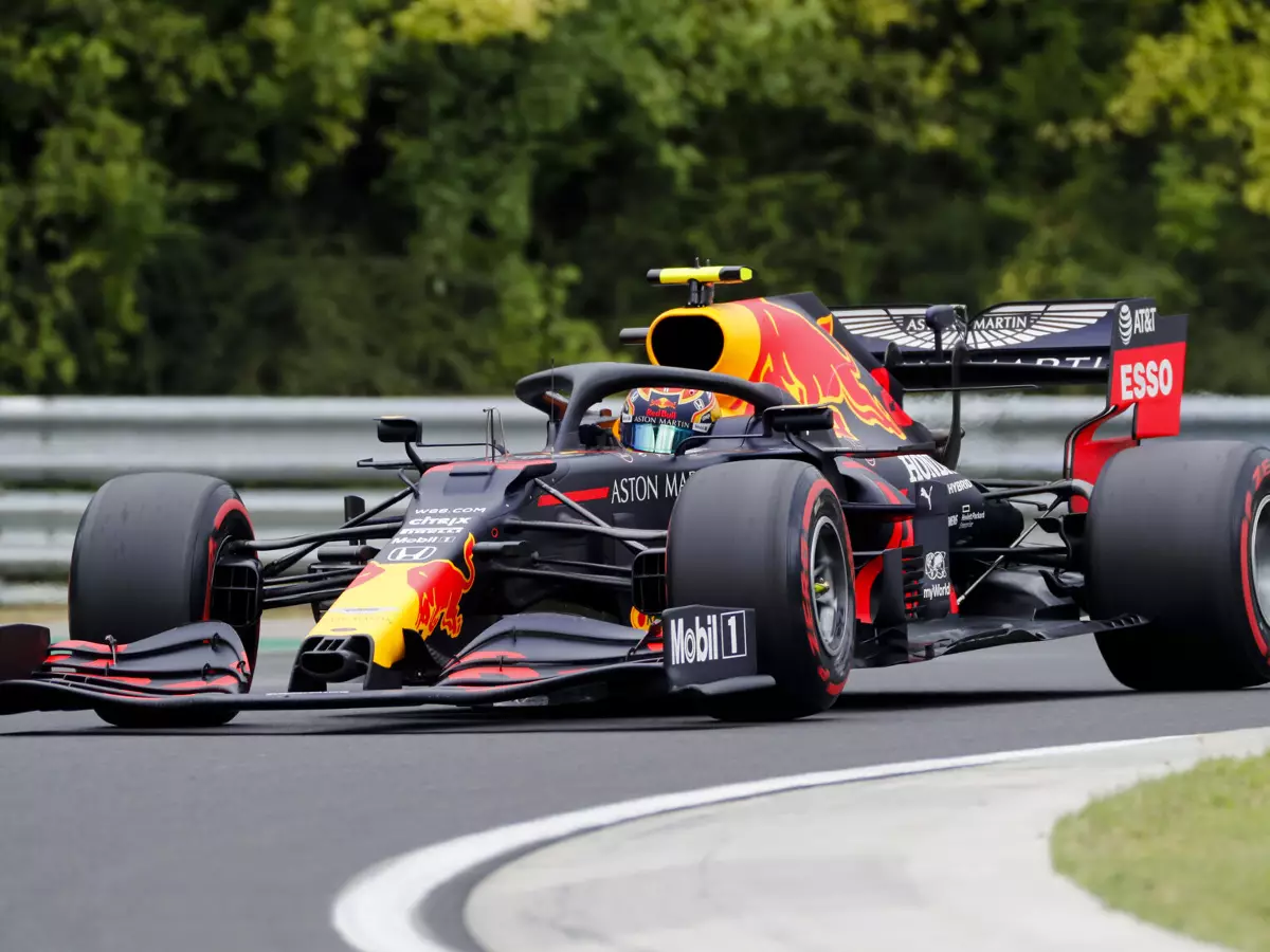 Foto zur News: Kritik am Red-Bull-Team: Albon erklärt Funkspruch in Q2