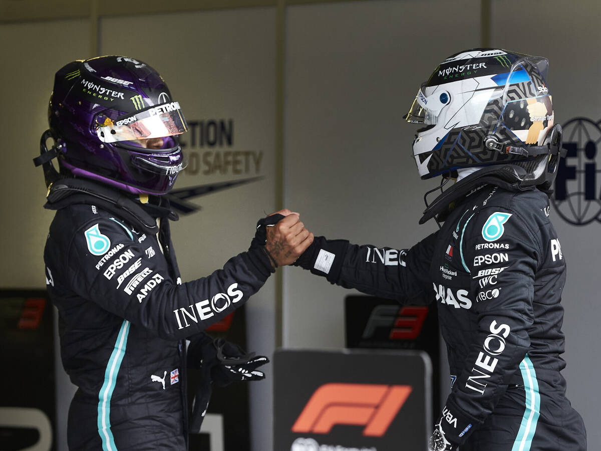 Foto zur News: Toto Wolff: Gleiche Strategie für beide Mercedes-Fahrer