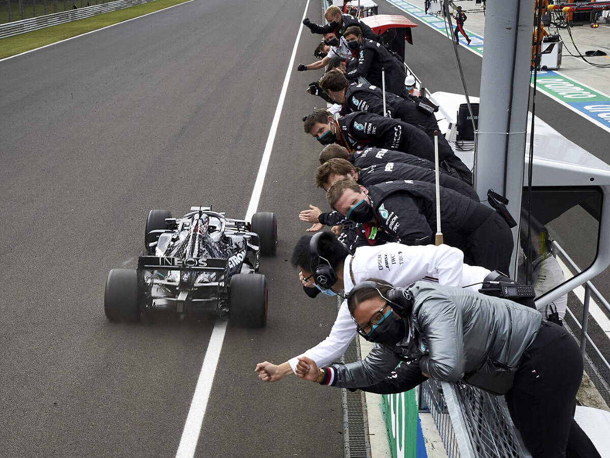 Foto zur News: Hamilton pfeift auf Mercedes-Ansage: "Ich gebe keinen Punkt auf!"