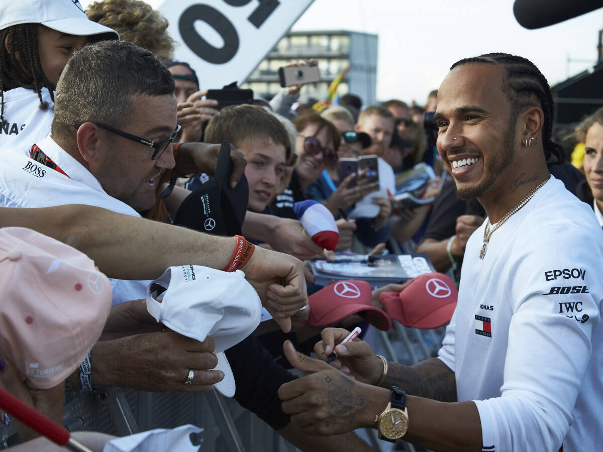 Foto zur News: Lewis Hamilton: Silverstone ohne Fans wird "super seltsam"