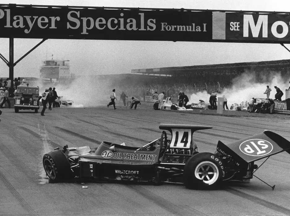 Foto zur News: Silverstone 1973: Der größte Massencrash bis Spa 1998