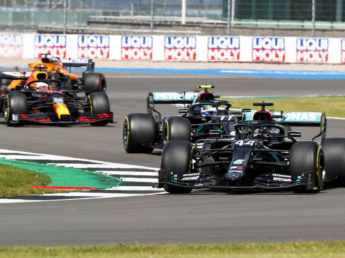 Foto zur News: Red-Bull-Daten beweisen: So brutal spielt Mercedes mit der Konkurrenz