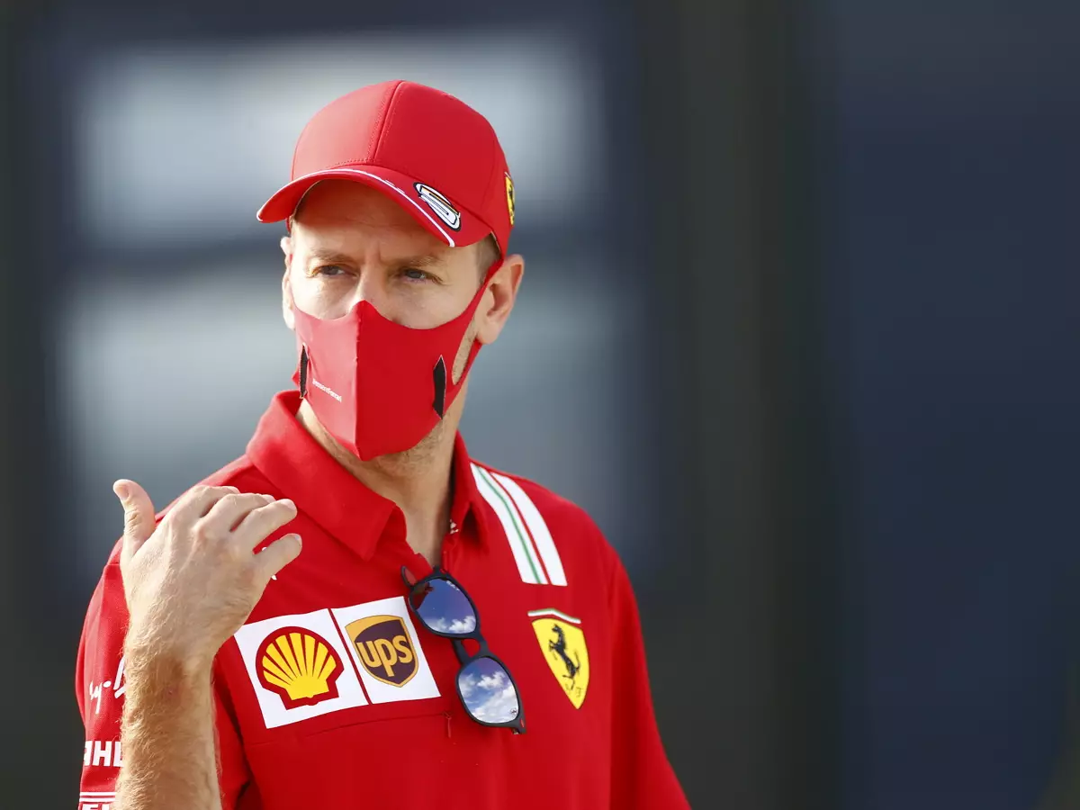 Sebastian Vettel Foto zur News: Wolff bestätigt Vertragsverhandlungen zwischen Vettel und Aston Martin